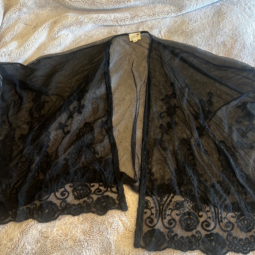 Black lace kimono